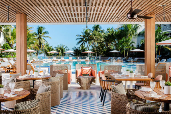 The gorgeous poolside bar at the Ritz-Carlton Miami